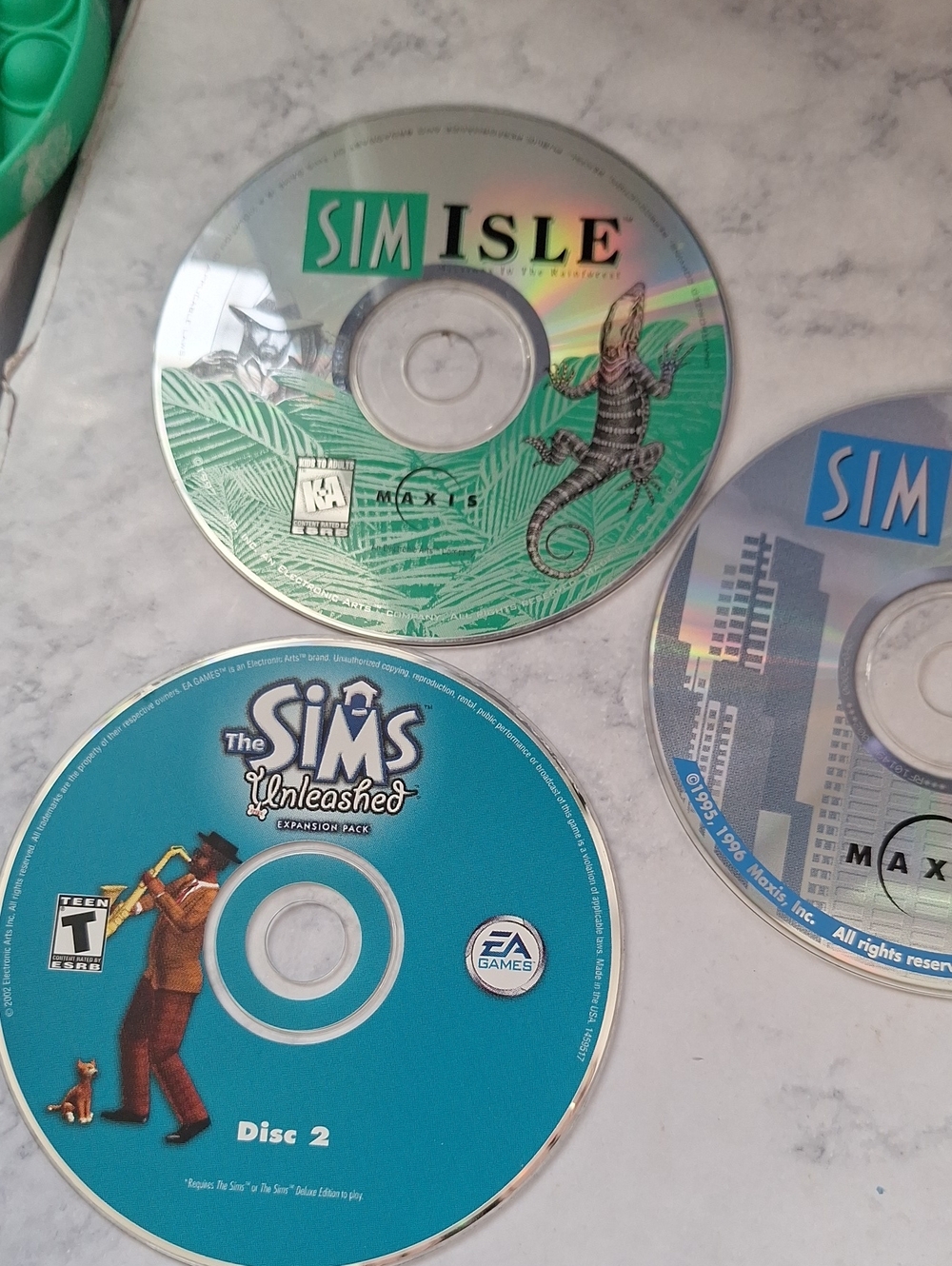 The SIMS, Hodgepdge Of popular 2000 Games For All